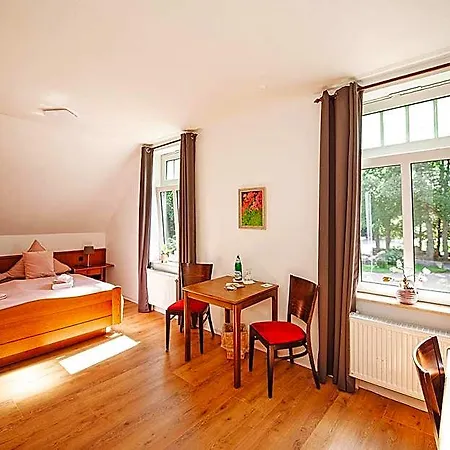 Hotel Rehlinger Hof *